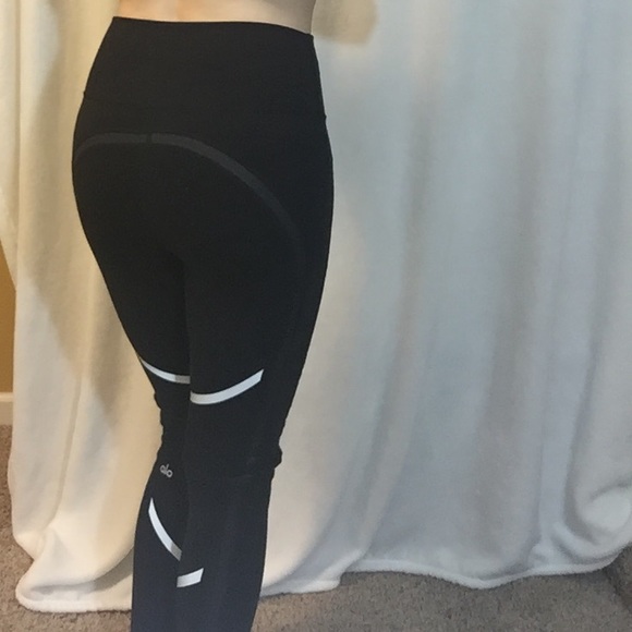 Alo Yoga Active Leggings - Picture 6 of 8